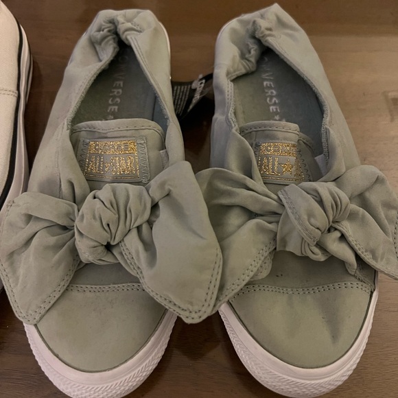 Converses - Picture 3 of 3